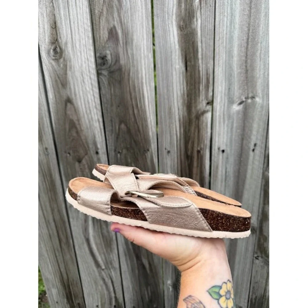 Boho Metallic Summer Time and Tru Slide Sandals 7 Gold Buckle Crisscross Straps